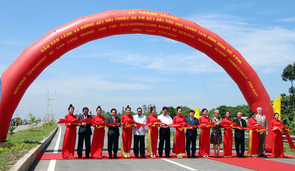 Cao Lanh bridge welcomes around 170,000 people each day