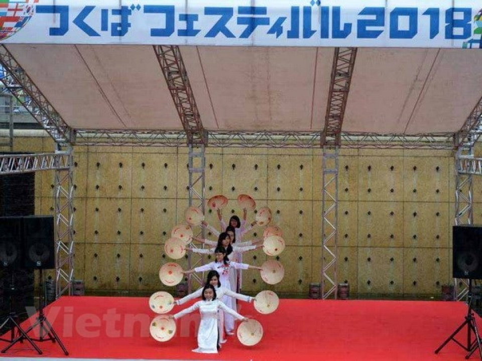 Vietnamese traditional long dress and cuisine loved at Japan’s festival