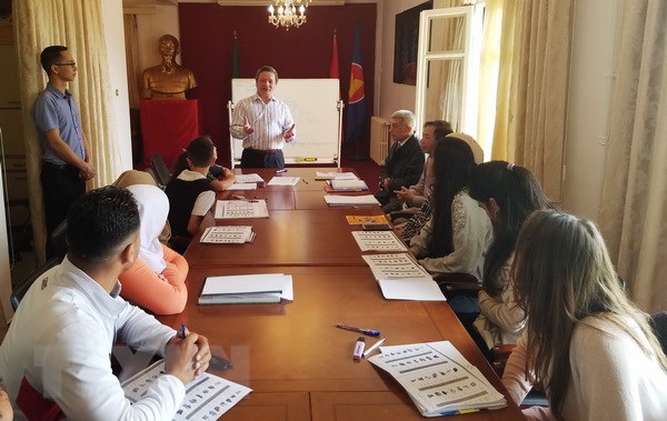 Vietnamese Embassy in Algeria opens Vietnamese class