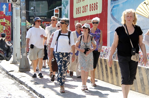 Vietnam continues waiving visas for five Western European countries