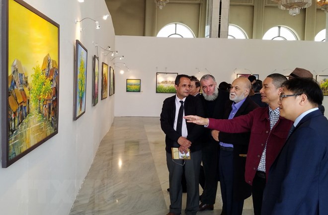 Contemporary painting exhibition by Nguyen Minh Son in Algeria