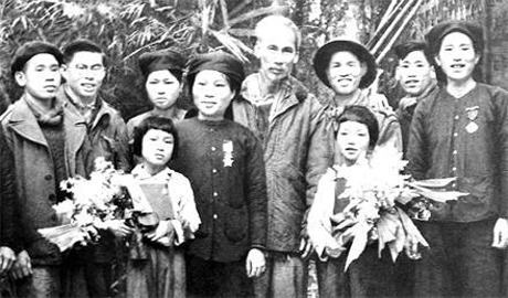 Photo exhibition celebrates 70th anniversary of President Ho Chi Minh’s Appeal for Patriotic Emulation