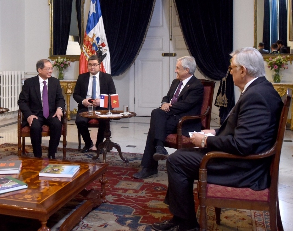 Vietnamese Ambassador presents credentials to Chilean President