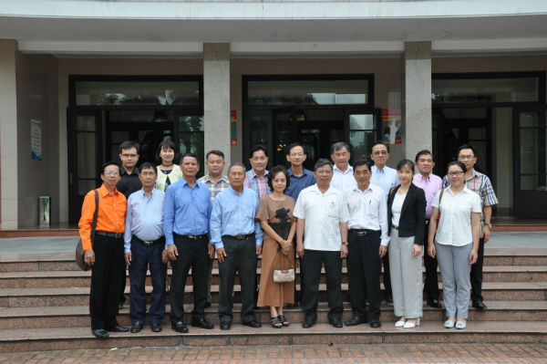 Overseas Vietnamese from Thailand’s Nakhon Phanom meet domestic agencies