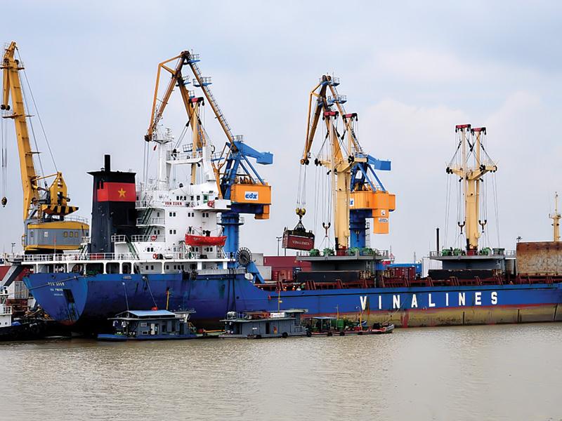 State to hold 65 of Vinalines charter capital