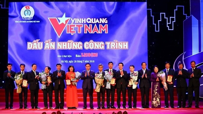 Eight outstanding works honoured at “Vietnam Glory” programme
