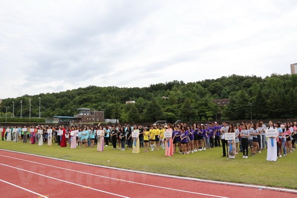 Vietnamese students in RoK organise football tournament