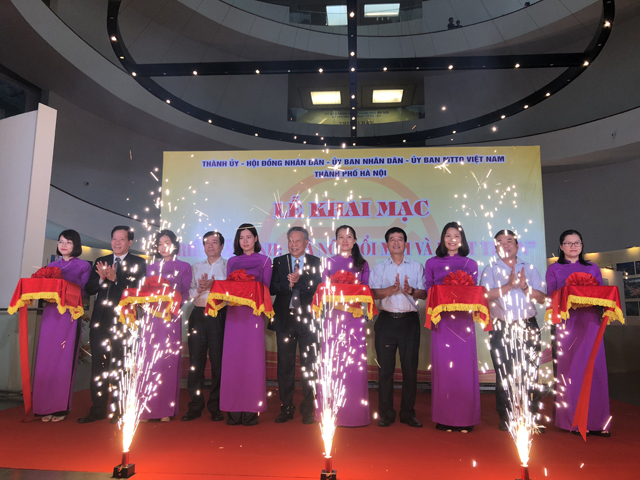 Exhibition on Hanoi marks ten-year boundary expansion