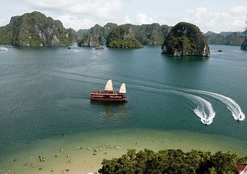 Tourism ships not fully registered to be banned in Cat Bat