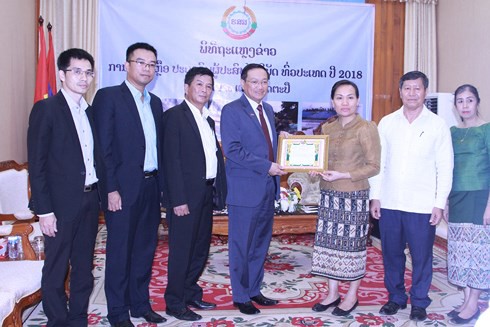 Vietnamese Embassy supports Lao people affected by dam collapse
