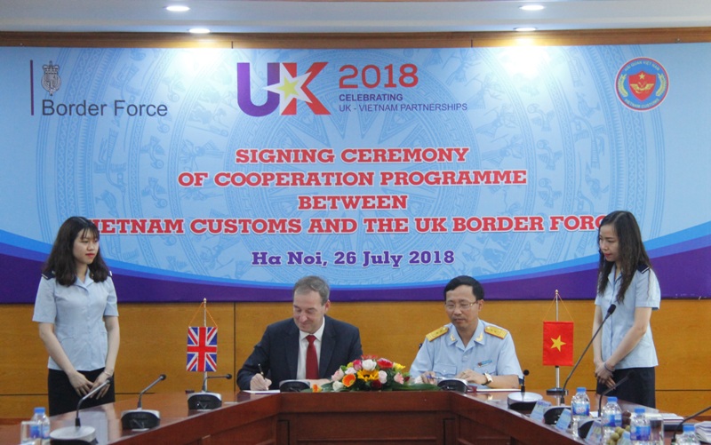 Vietnam, UK sign letter of intent on customs cooperation