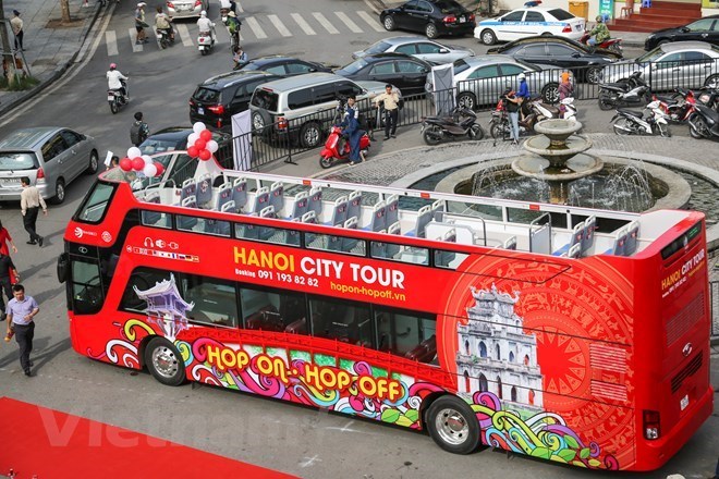 Hanoi’s open top bus to run during evenings from August 1st