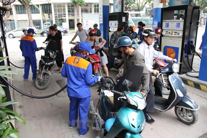 Prices of oil, petrol remain unchanged in latest adjustment