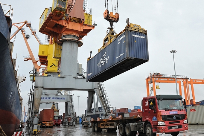 7 months Trade balance maintains surplus of over USD3 billion
