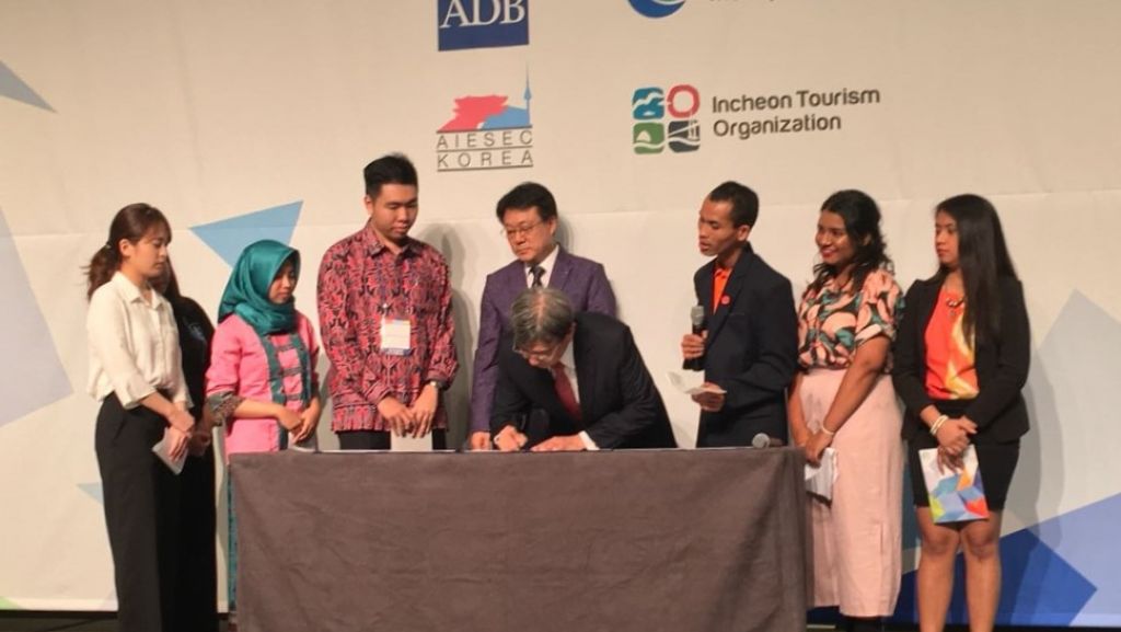 Youth representatives from Asia - Pacific launch Incheon Youth Declaration on the Future of Work
