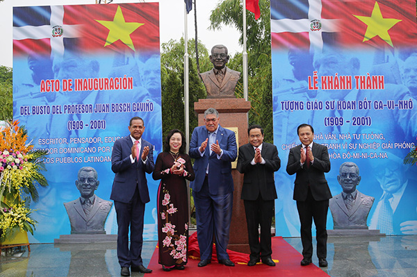 Connecting the friendship between the Vietnamese and Dominican people