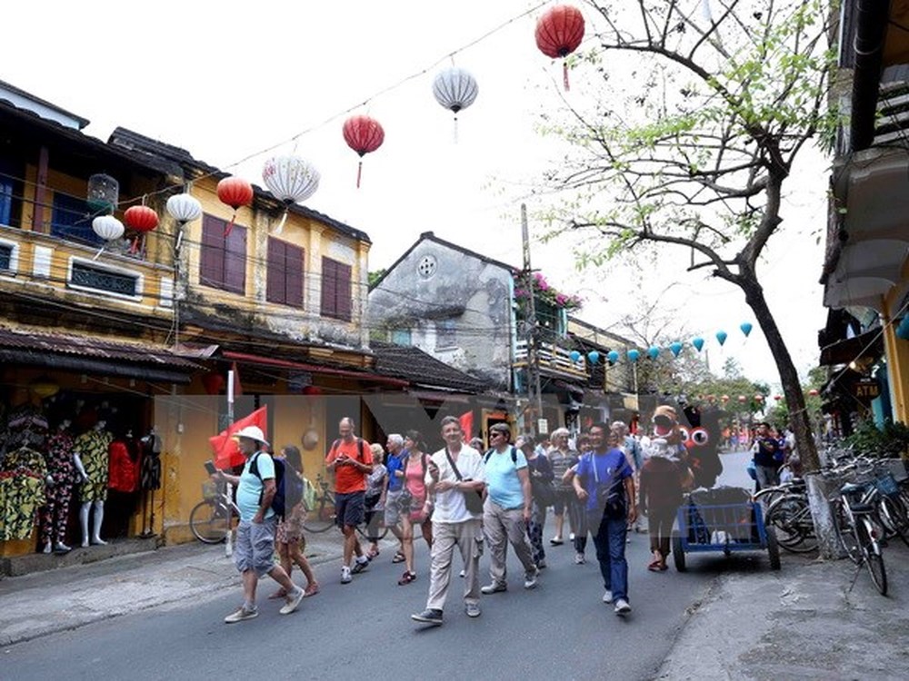 Foreign tourists to Vietnam continues to grow