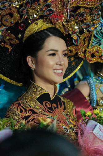 Vi wins first runner-up of national costume contest in Manila