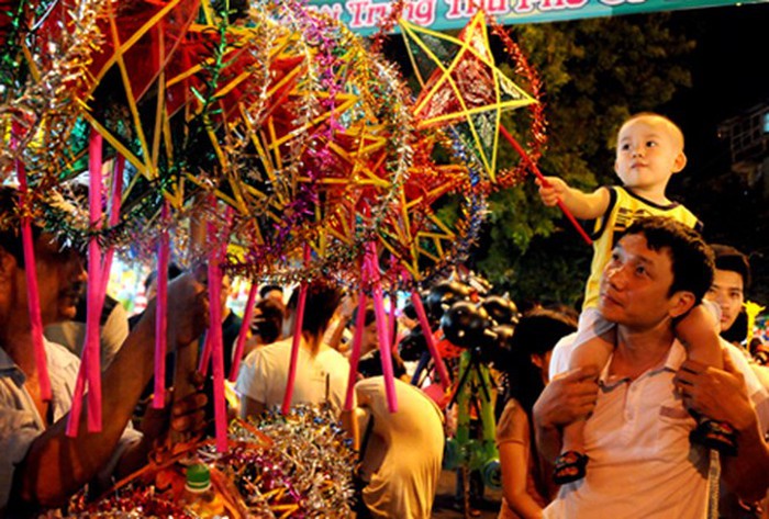 Mid-autumn Festival in Hanoi Old Quarter