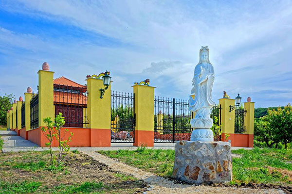 First Vietnamese pagoda recognized in Hungary