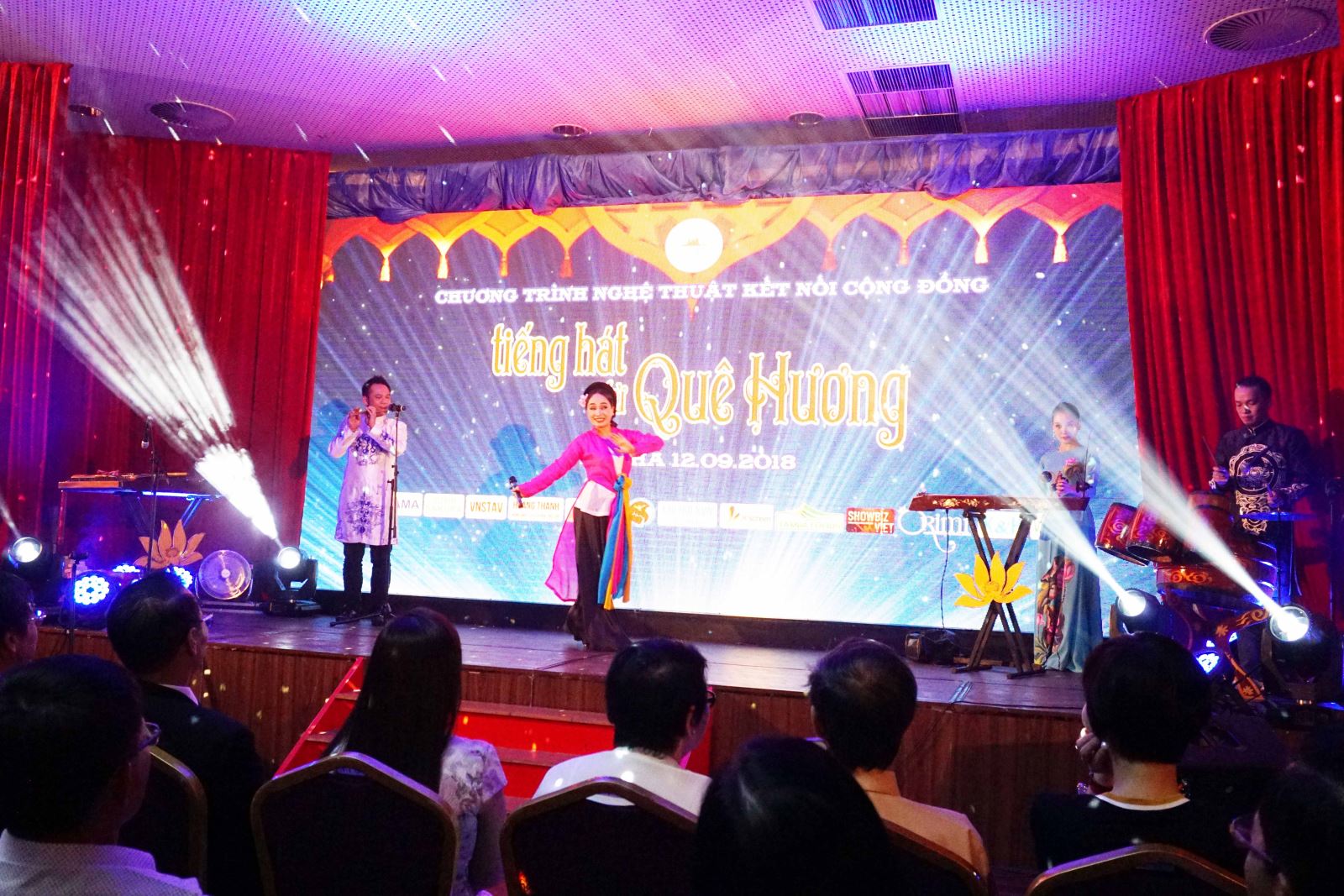 Community connection program held for Vietnamese in Czech Republic
