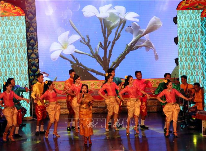 Southern Khmer folk singing festival in Soc Trang province