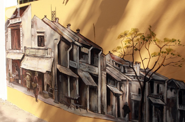 Hanoians surprised by new face of old wall on Phan Dinh Phung street