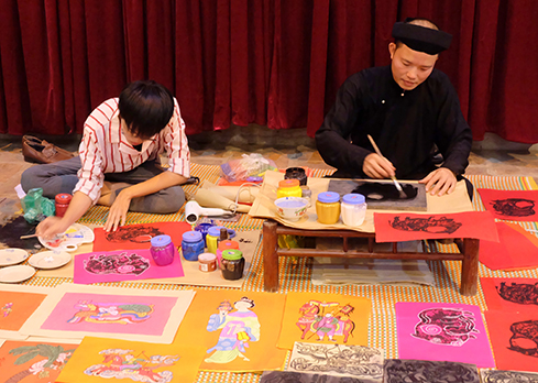 Opportunity to study Vietnamese folk paintings