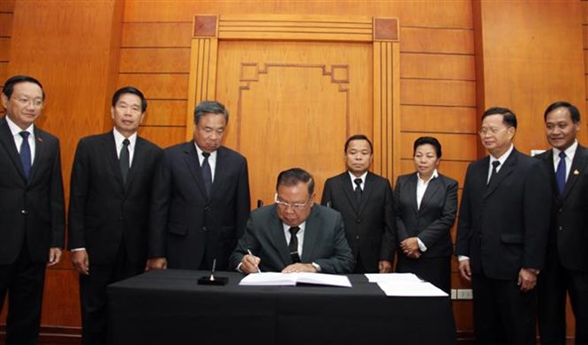 Vietnamese embassies open funeral books for former Party chief
