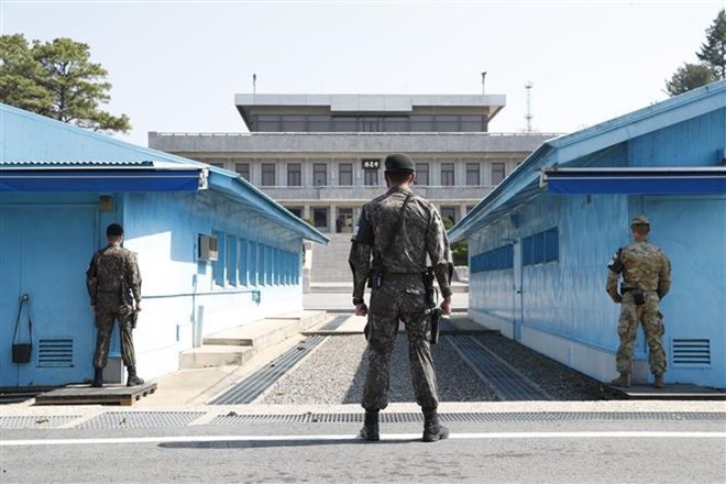 Two Koreas to hold general-grade military talks