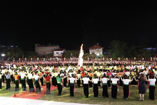 Thousands of tourists flock to Muong Lo Tourism-Culture Week