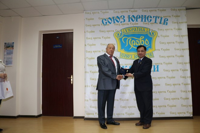 Vietnamese Ambassador to Ukraine awarded Order of the Rule of Law and Justice