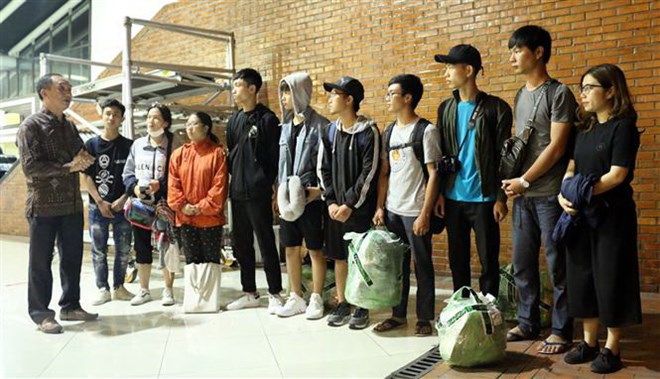 10 Vietnamese students stranded in earthquake zone moved to Jakarta