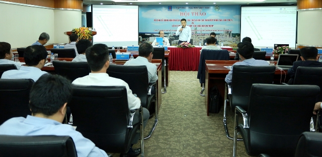 Sharing maintenance and repair experiences for oil refinery plants