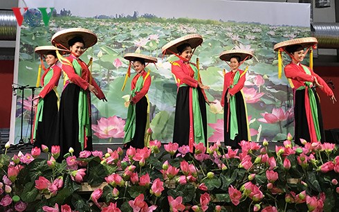 Vietnam’s culture and tourism promoted in France