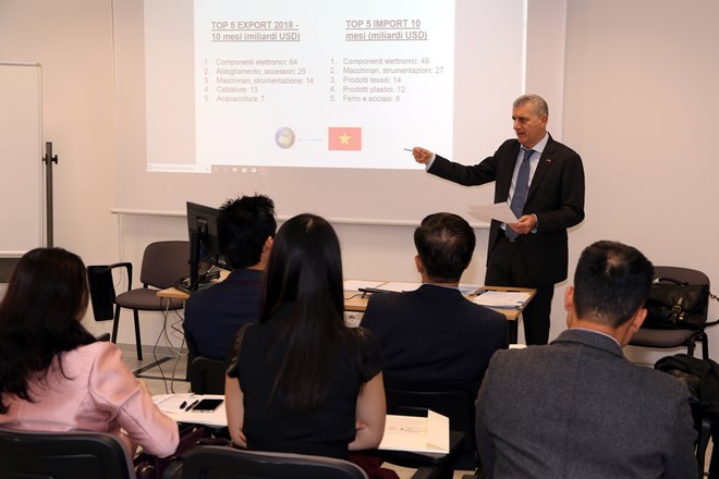 Italian firms updated on investment opportunities in Vietnam