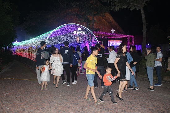 Brilliant light festival at Quang Ninh Gate Resort