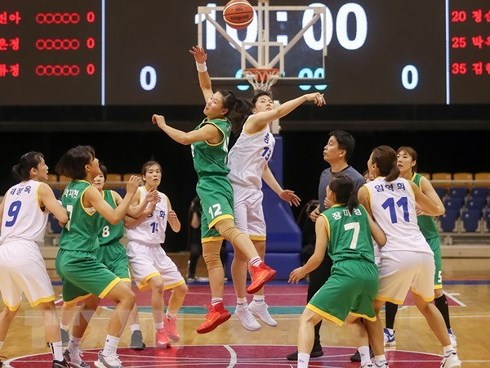 Two Koreas hold sports talks