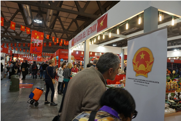 Firms promote Vietnamese handicrafts in Italy