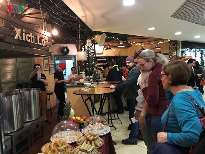 Vietnamese street food festival attracts Russian visitors