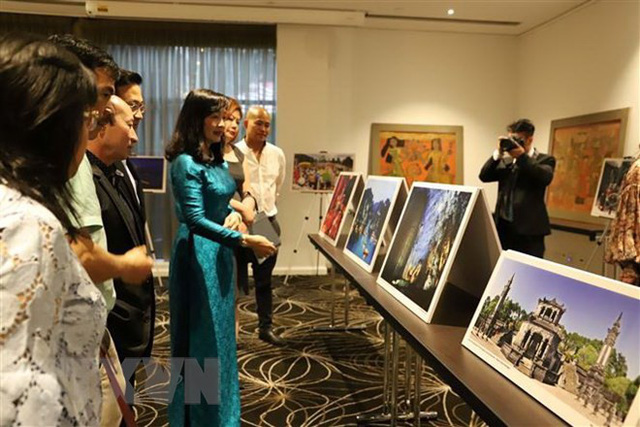 Vietnam’s lacquer paintings and photos on display in Australia