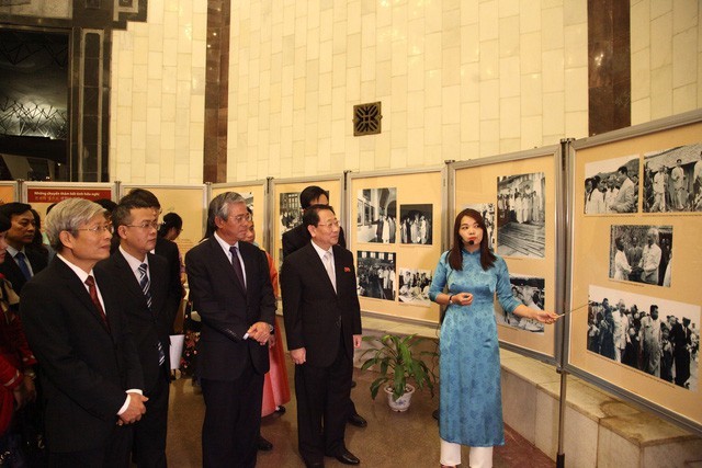 Photo on Vietnam – DPRK friendship on display in Hanoi