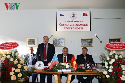 Czech - Vietnamese Association makes efforts to protect Vietnam’s image in Czech Republic