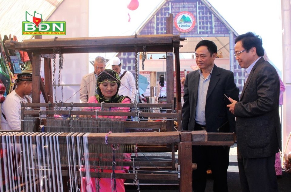 Value of Vietnam’s brocade culture honoured in Dak Nong province