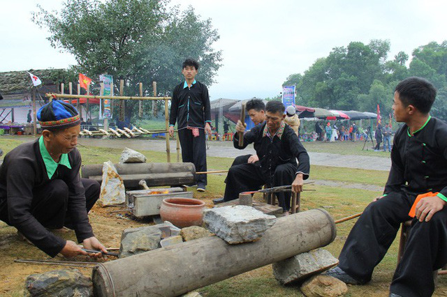 Mong ethnic forging performed in Hanoi