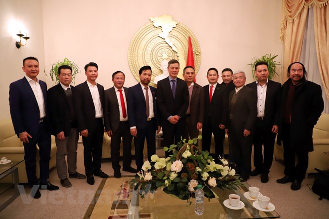 Ambassador Nguyen Minh Vu meets Vietnamese community in Germany