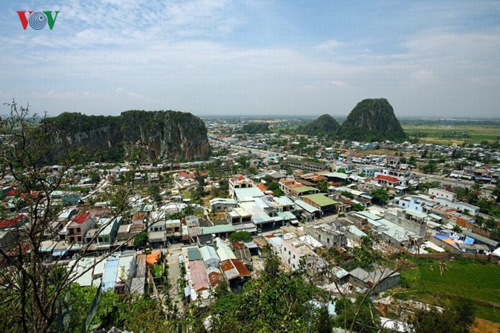 Discovering Ngu Hanh Son tourist attraction