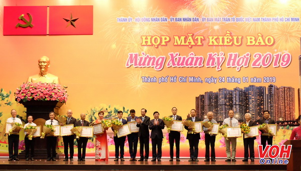 Ho Chi Minh city meets overseas Vietnamese on Lunar New Year of Pig