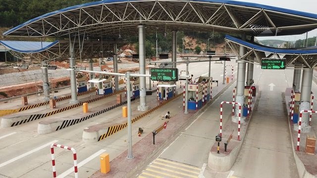 Ha Long-Van Don expressway opens to traffic
