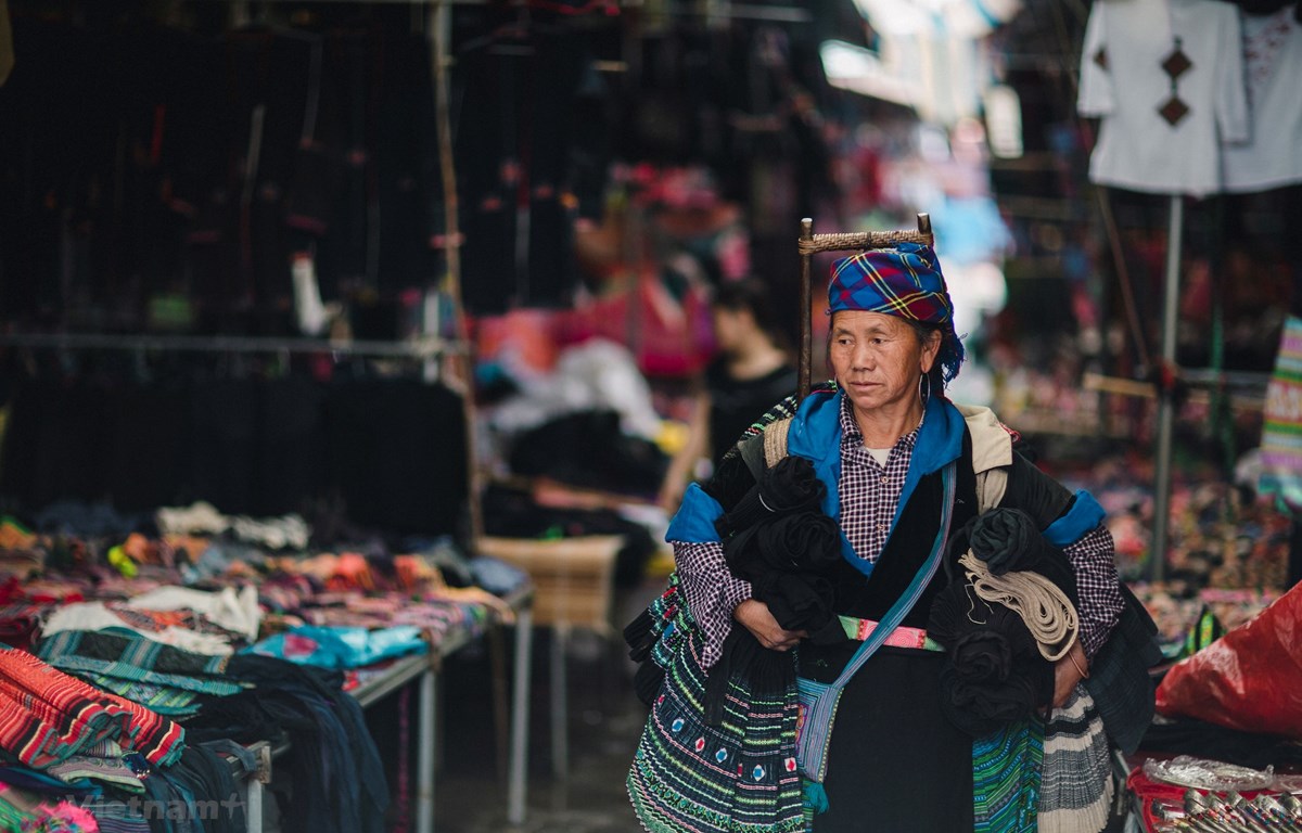 Over VND220 billion for preservation of ethnic costumes